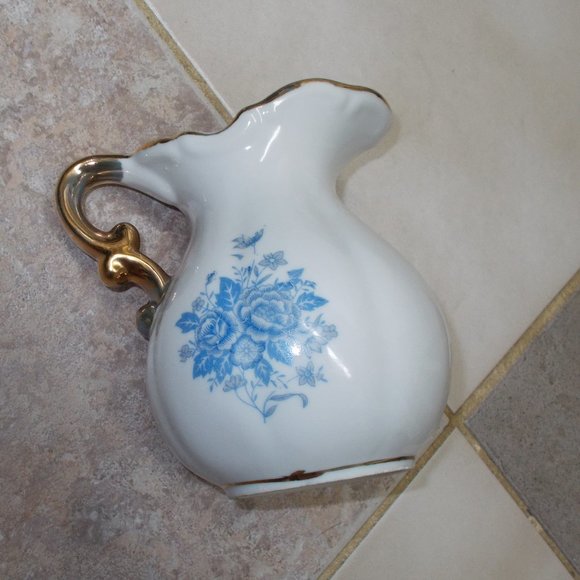 Gorgeous vintage floral vase with gold trim - Picture 1 of 7